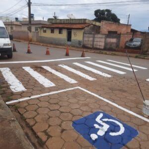 MAIS SEGURANÇA NO TRÂNSITO COM SINALIZAÇÃO REFORÇADA MAIS SEGURANÇA NO TRÂNSITO COM SINALIZAÇÃO REFORÇADA