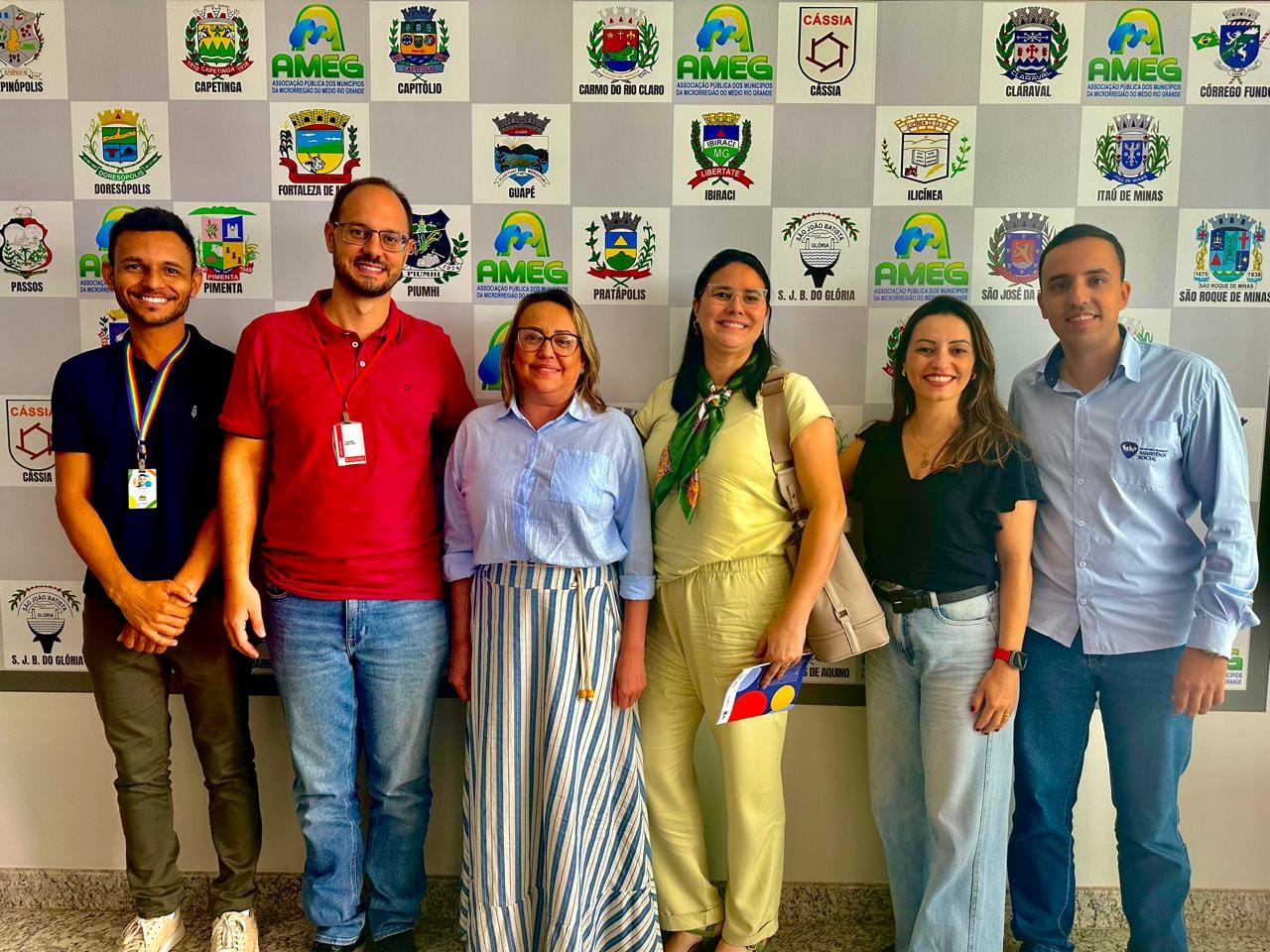 EQUIPE DA ASSISTÊNCIA SOCIAL PARTICIPA DE ENCONTRO SOBRE GESTÃO E PROCESSOS DO SUAS NA AMEG