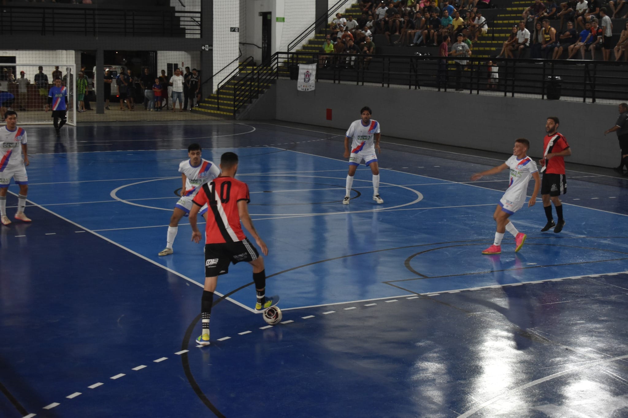 CAMPEONATO MUNICIPAL DE FUTSAL SEGUE COM GRANDES JOGOS E MUITA EMOÇÃO CAMPEONATO MUNICIPAL DE FUTSAL SEGUE COM GRANDES JOGOS E MUITA EMOÇÃO