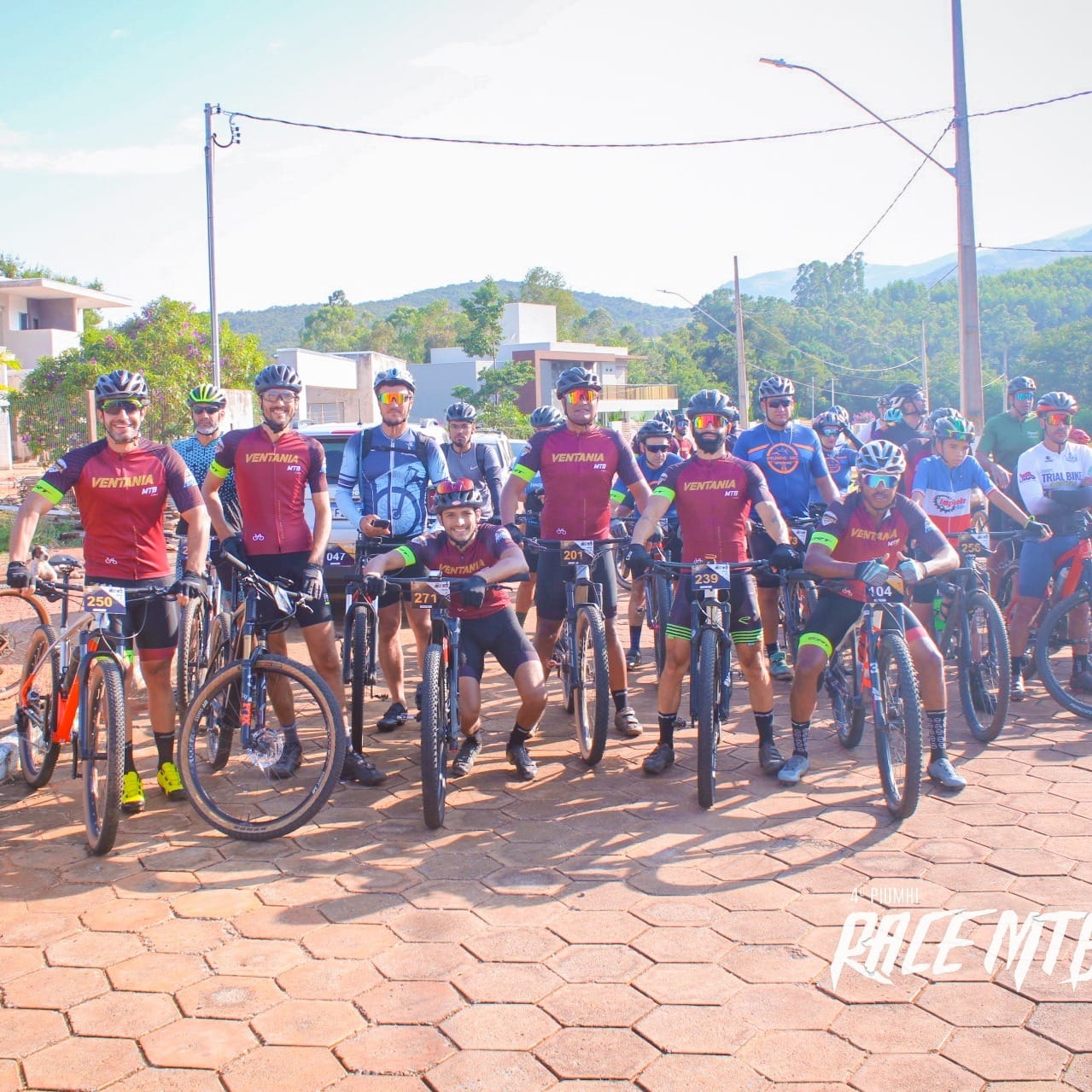 4º RACE MTB REÚNE CERCA DE 100 CICLISTAS EM COMPETIÇÃO EMOCIONANTE 4º RACE MTB REÚNE CERCA DE 100 CICLISTAS EM COMPETIÇÃO EMOCIONANTE
