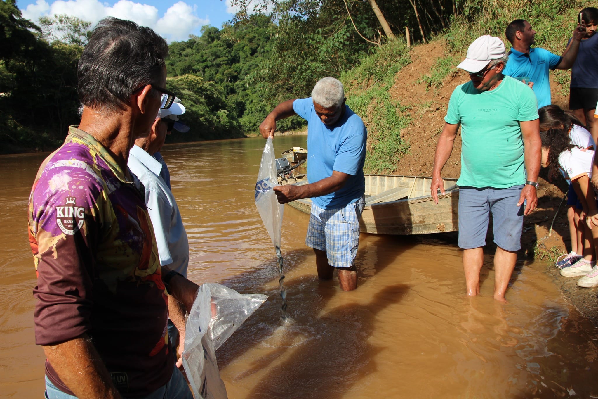 CONSCIENTIZAÇÃO E PRESERVAÇÃO: PROJETO DE PEIXAMENTO SOLTA 11 MIL PEIXES NO RIO SÃO FRANCISCO