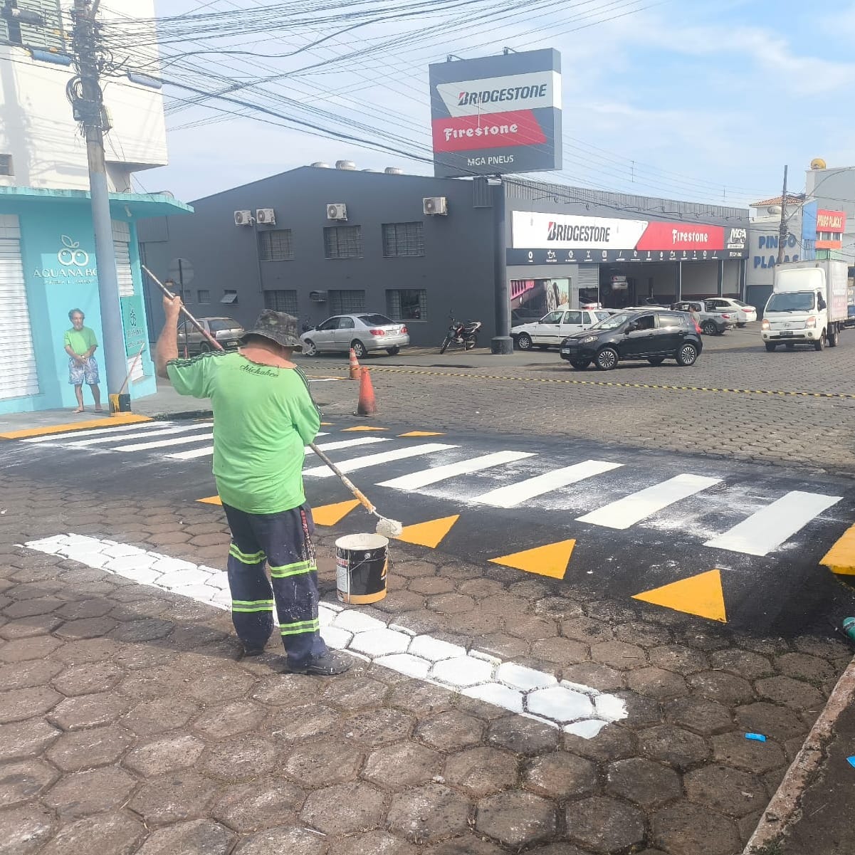 PREFEITURA REALIZA REFORÇO NA SINALIZAÇÃO DE TRÂNSITO E INCLUSÃO DE NOVAS VAGAS PARA PCD E AUTISTAS