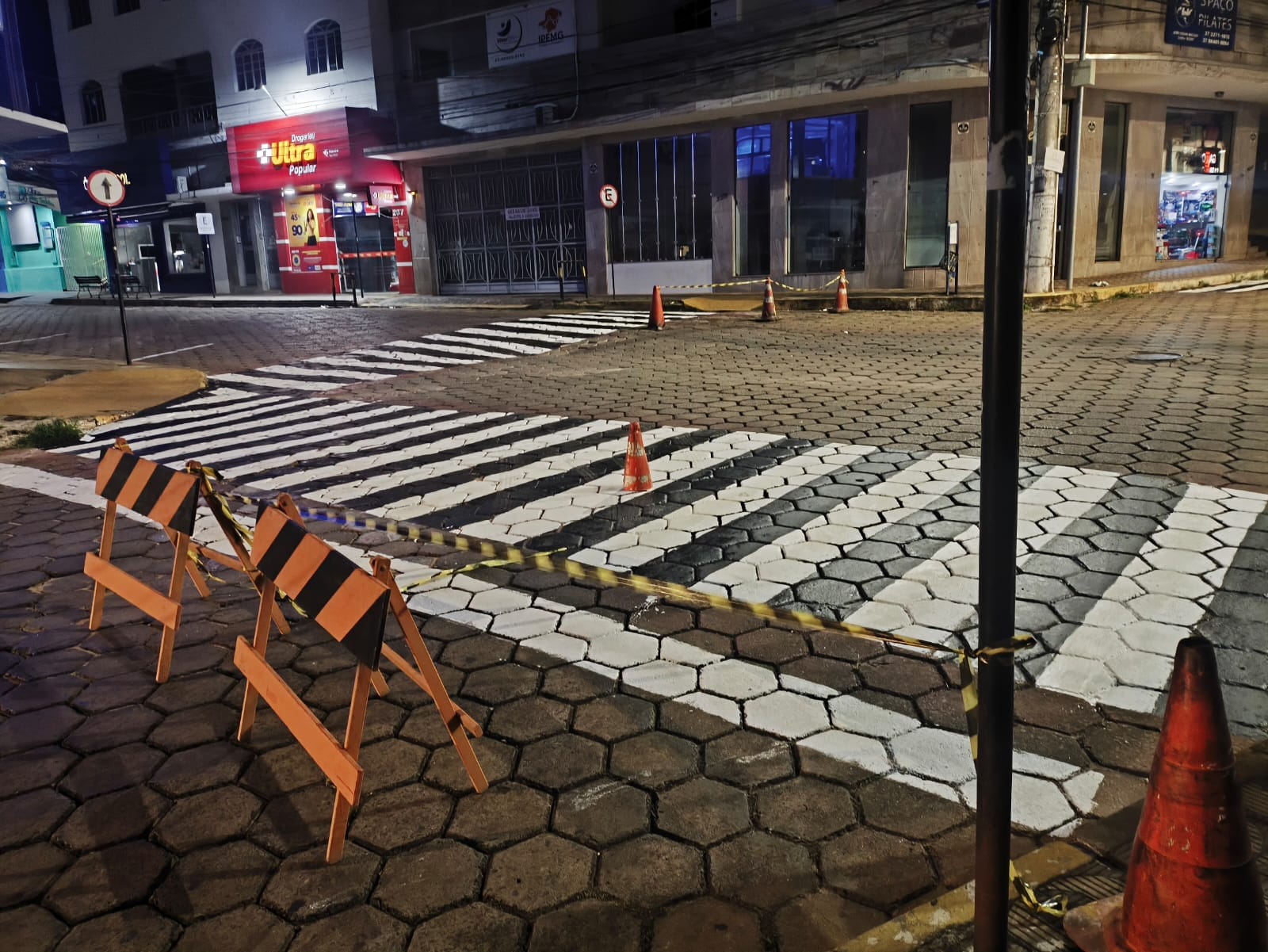 SETOR DE TRÂNSITO SEGUE COM REFORÇO CONTÍNUO DA SINALIZAÇÃO EM PONTOS ESTRATÉGICOS DA CIDADE SETOR DE TRÂNSITO SEGUE COM REFORÇO CONTÍNUO DA SINALIZAÇÃO EM PONTOS ESTRATÉGICOS DA CIDADE