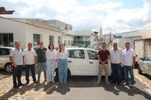 EMATER ENTREGA VEÍCULO AO CONSÓRCIO CICANASTRA JUNTO AO PREFEITO PAULO CÉSAR VAZ