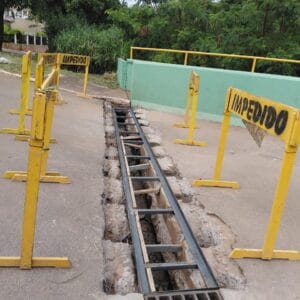 OBRA DE REDE PLUVIAL NA TRAVESSA DA RUA DO CARVALHO ESTÁ EM FASE DE CONCLUSÃO