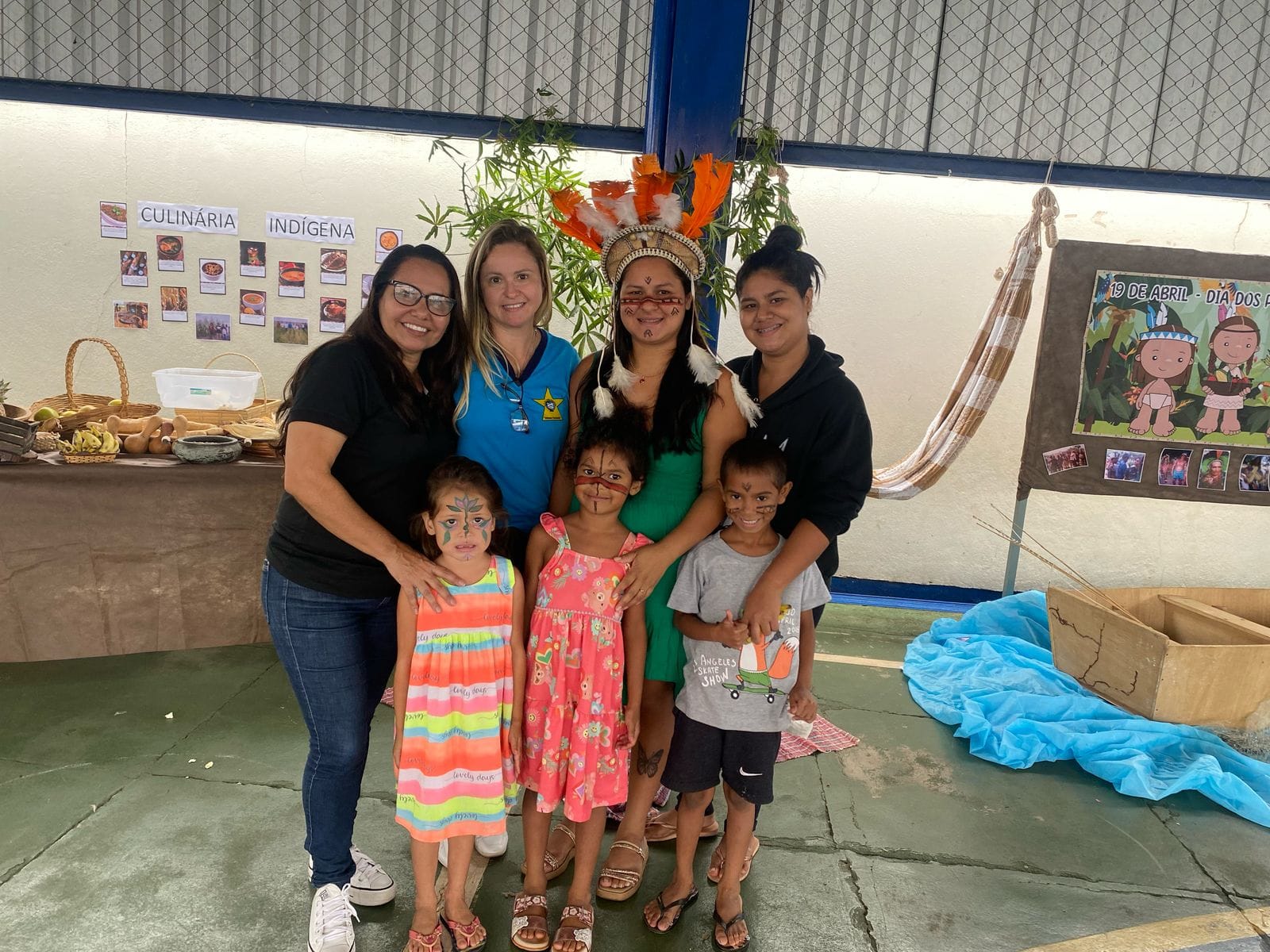 ESCOLA CORONEL FIDELIS RECEBE VISITA ESPECIAL DAS MÃES INDÍGENAS DE ALUNOS