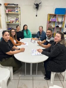 EQUIPE DO CRAS REALIZA REUNIÃO DE PLANEJAMENTO E ALINHAMENTO SOBRE SERVIÇOS OFERECIDOS EQUIPE DO CRAS REALIZA REUNIÃO DE PLANEJAMENTO E ALINHAMENTO SOBRE SERVIÇOS OFERECIDOS