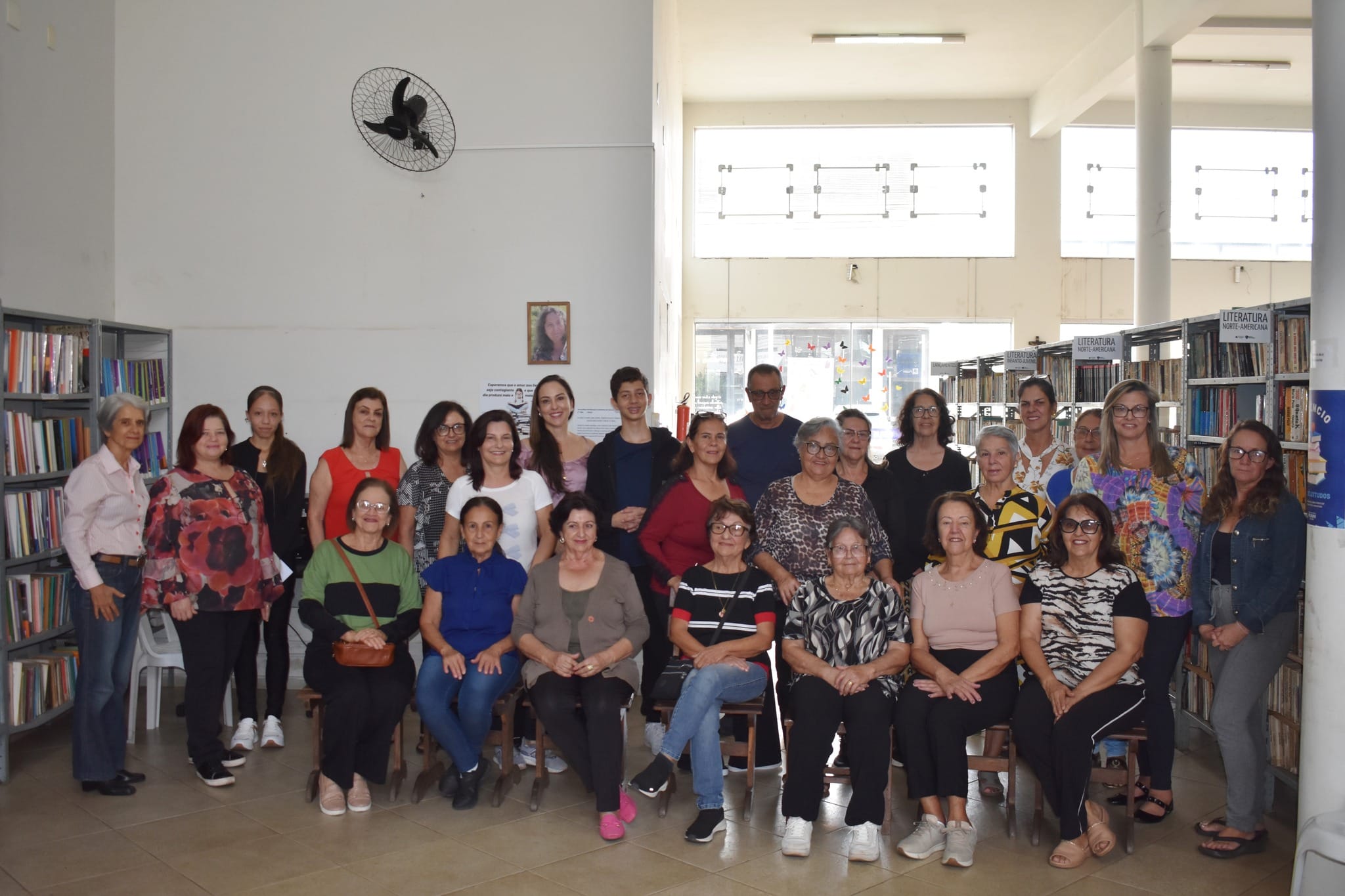 CAFÉ, PROSA E POESIA HOMENAGEIA MÃES EM TARDE DE EMOÇÃO E CULTURA NA BIBLIOTECA PÚBLICA CAFÉ, PROSA E POESIA HOMENAGEIA MÃES EM TARDE DE EMOÇÃO E CULTURA NA BIBLIOTECA PÚBLICA