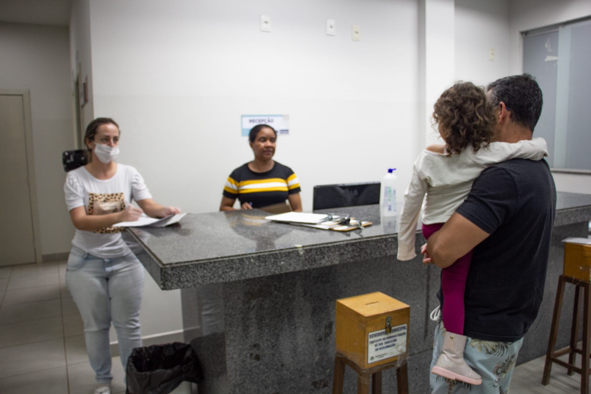 UNIDADES DE SAÚDE OFERECEM ATENDIMENTO NOTURNO, VACINAÇÃO E PLANTÃO AOS SÁBADOS PARA ATENDIMENTO À POPULAÇÃO UNIDADES DE SAÚDE OFERECEM ATENDIMENTO NOTURNO, VACINAÇÃO E PLANTÃO AOS SÁBADOS PARA ATENDIMENTO À POPULAÇÃO