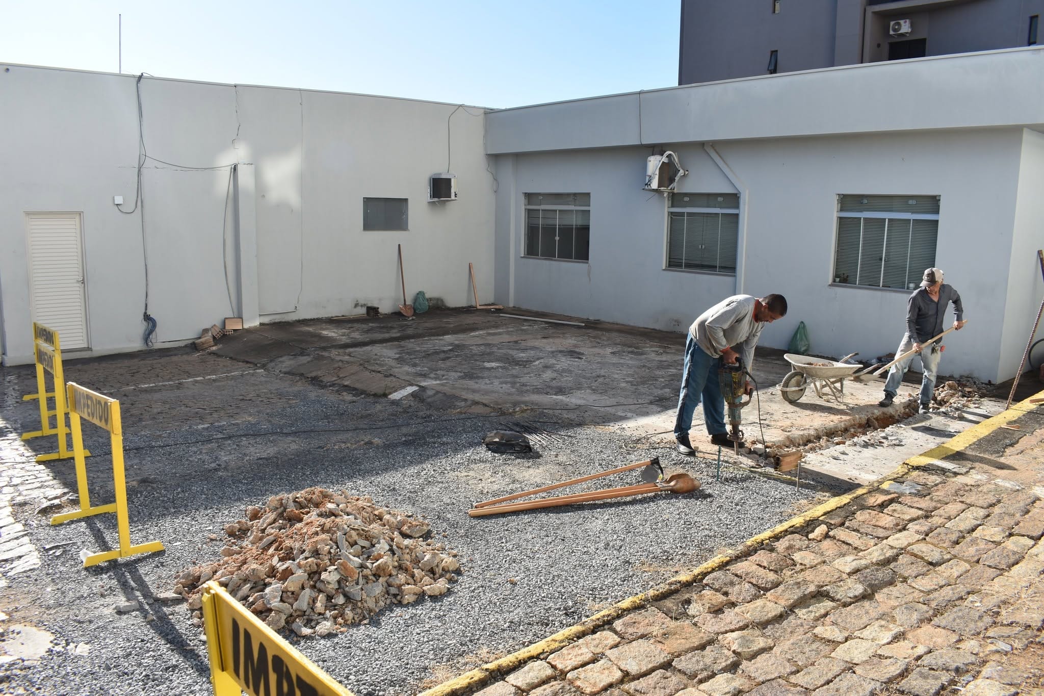 OBRAS DE AMPLIAÇÃO DO CREAS JÁ ESTÃO EM ANDAMENTO E DEVEM SER CONCLUÍDAS NO SEGUNDO SEMESTRE OBRAS DE AMPLIAÇÃO DO CREAS JÁ ESTÃO EM ANDAMENTO E DEVEM SER CONCLUÍDAS NO SEGUNDO SEMESTRE