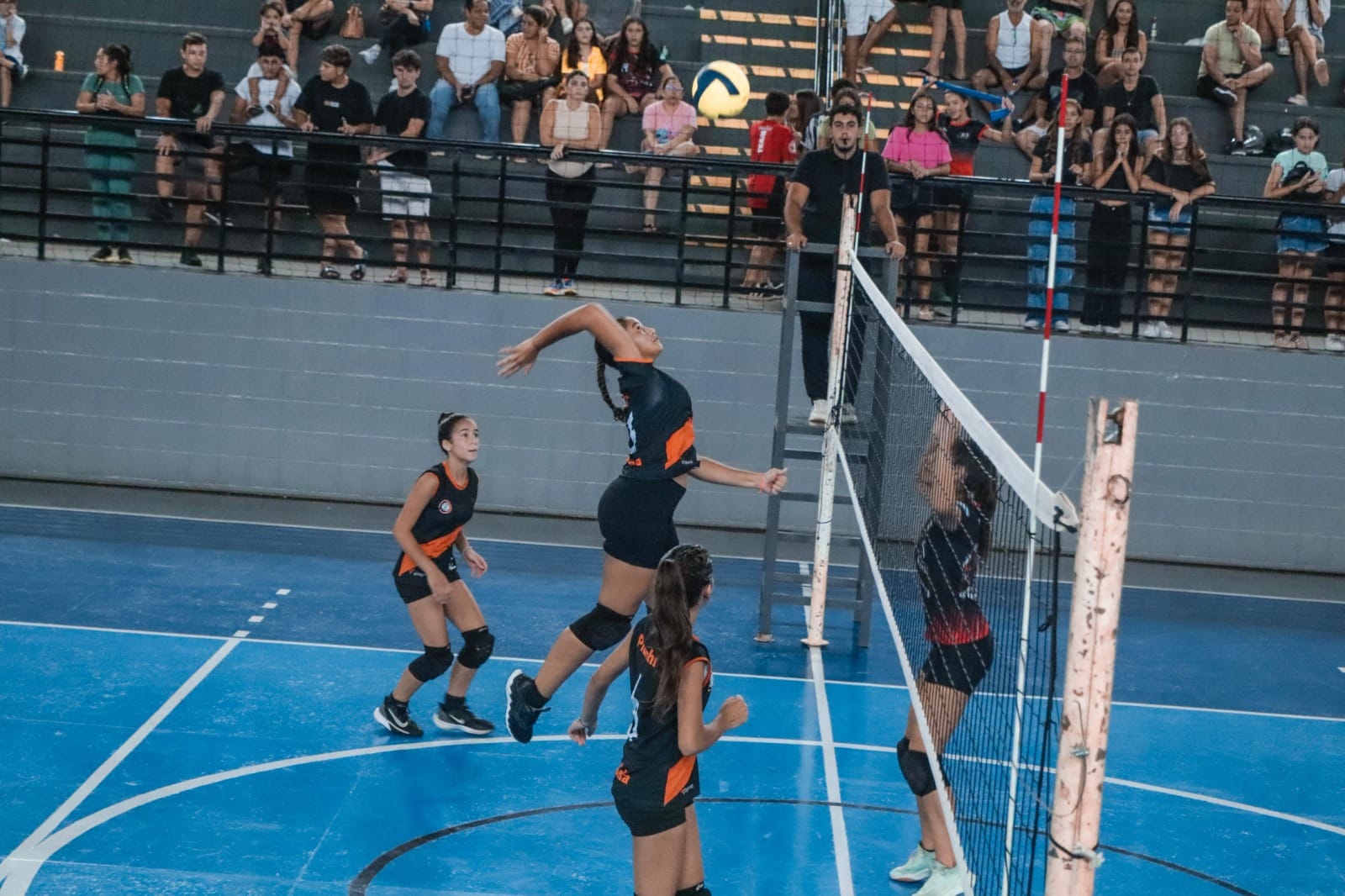 ESTUDANTES DE PIUMHI PARTICIPAM DA ETAPA REGIONAL DOS JOGOS ESCOLARES DE MINAS GERAIS (JEMG) EM ITAJUBÁ