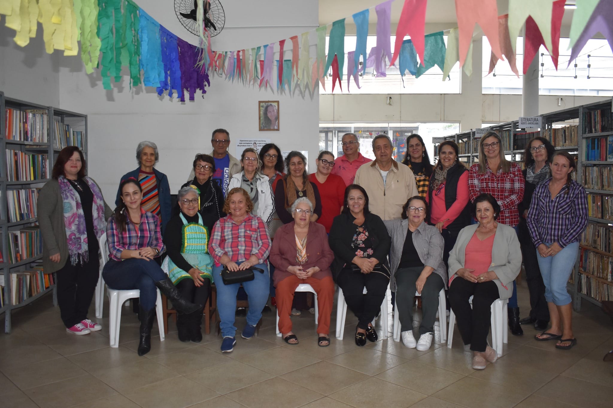 CAFÉ, PROSA E POESIA ENCANTA PÚBLICO COM TEMÁTICA JUNINA NA BIBLIOTECA PÚBLICA CAFÉ, PROSA E POESIA ENCANTA PÚBLICO COM TEMÁTICA JUNINA NA BIBLIOTECA PÚBLICA