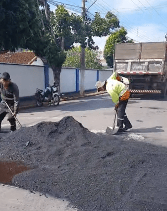 DEMUTRAN SEGUE IMPLANTANDO FAIXAS ELEVADAS PARA MAIS SEGURANÇA NO TRÂNSITO