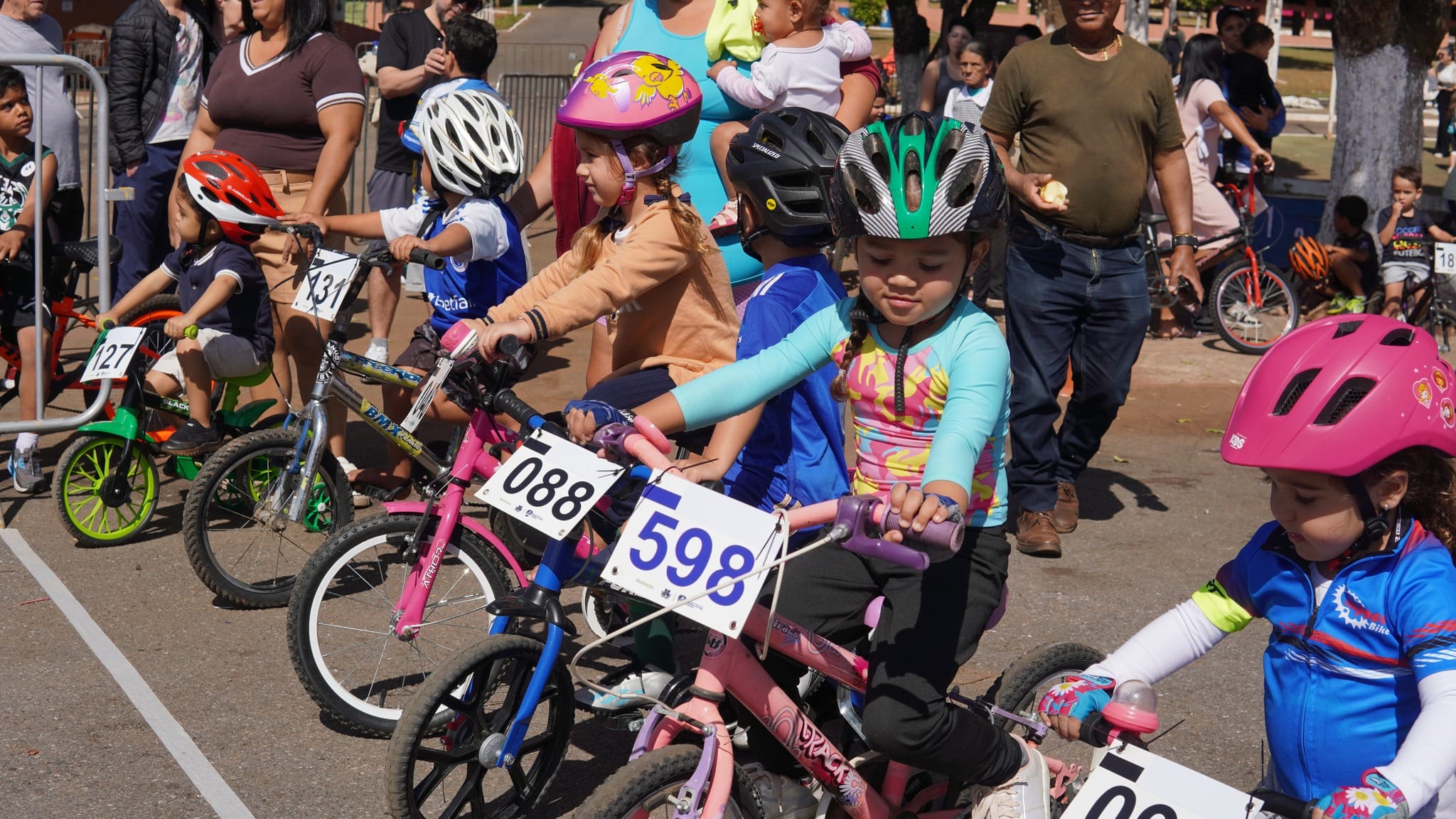 PEDALA KIDS REÚNE CRIANÇAS E PROMOVE DIVERSÃO E ESPORTE EM PIUMHI PEDALA KIDS REÚNE CRIANÇAS E PROMOVE DIVERSÃO E ESPORTE EM PIUMHI