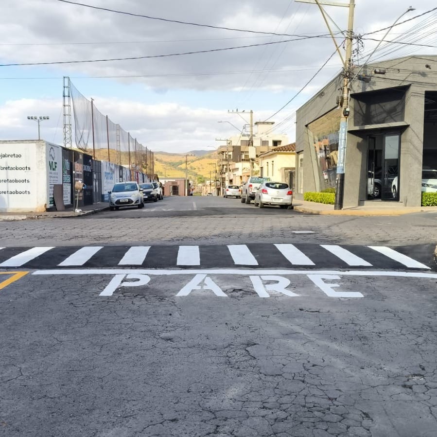 PREFEITURA REFORÇA SINALIZAÇÃO VIÁRIA PARA AUMENTAR A SEGURANÇA NO TRÂNSITO PREFEITURA REFORÇA SINALIZAÇÃO VIÁRIA PARA AUMENTAR A SEGURANÇA NO TRÂNSITO