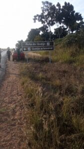 PIUMHI INICIA INSTALAÇÃO DE SINALIZAÇÃO TURÍSTICA EM RODOVIAS E ESTRADAS VICINAIS PIUMHI INICIA INSTALAÇÃO DE SINALIZAÇÃO TURÍSTICA EM RODOVIAS E ESTRADAS VICINAIS