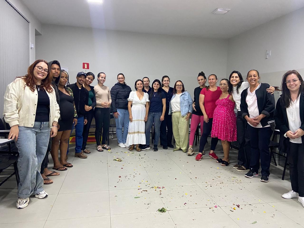 ENCONTRO DO CURSO FLORESCER REÚNE GESTANTES PARA PRÁTICAS DE RELAXAMENTO E ORIENTAÇÕES SOBRE O PRÉ-NATAL