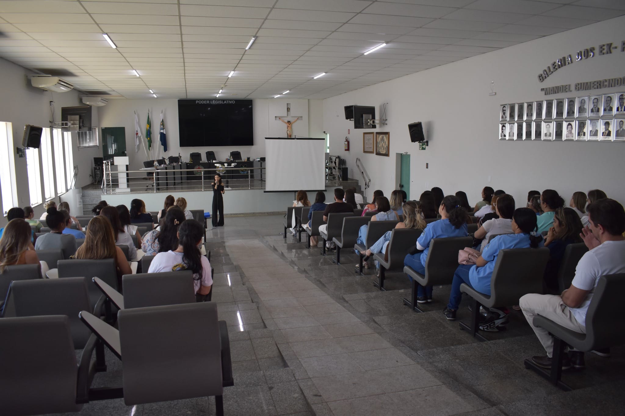 PROFISSIONAIS DA SAÚDE BUCAL PARTICIPAM DE PALESTRA SOBRE PATOLOGIAS E DISFUNÇÕES ODONTÓLOGICAS
